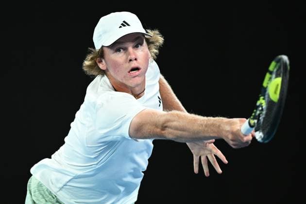 TENNIS AUSTRALIAN OPEN, Alex Michelsen of the USA in action during his 3rd round match against Alexander Zverev of Germany on Day 7 of the 2024 Australian Open at Melbourne Park in Melbourne, Saturday, January 20, 2024. ( NO ARCHIVING, EDITORIAL USE ONLY, NO USE IN BOOKS WITHOUT CONSENT MELBOURNE VICTORIA AUSTRALIA  Copyright: xJOELxCARRETTx 20240120001891320102