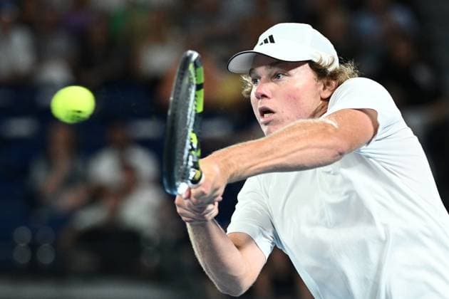 TENNIS AUSTRALIAN OPEN, Alex Michelsen of the USA in action during his 3rd round match against Alexander Zverev of Germany on Day 7 of the 2024 Australian Open at Melbourne Park in Melbourne, Saturday, January 20, 2024. ( NO ARCHIVING, EDITORIAL USE ONLY, NO USE IN BOOKS WITHOUT CONSENT MELBOURNE VICTORIA AUSTRALIA  Copyright: xJOELxCARRETTx 20240120001891321544