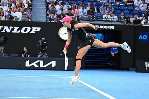 2024 Australian Open - Melbourne Iga Swiatek (POL) during her third round match at the 2024 Australian Open at Melbourne Park in Melbourne, Australia, on January 20, 2024. Photo by Corinne Dubreuil ABACAPRESS.COM Melbourne Australia  Copyright: xDubreuilxCorinne ABACAx