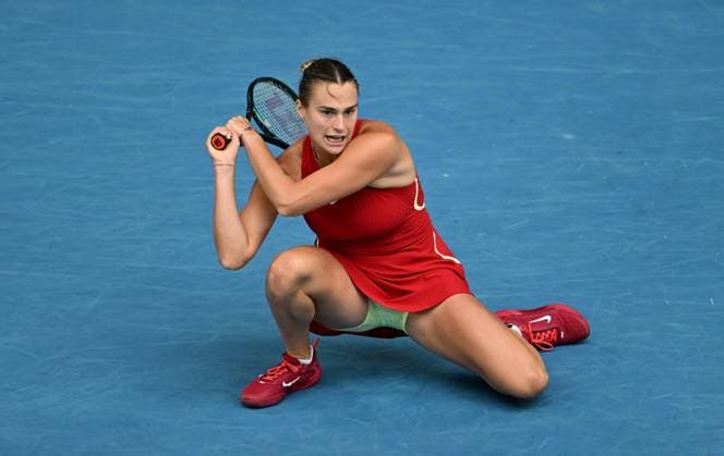 TENNIS AUSTRALIAN OPEN, Aryna Sabalenka of Belarus returns during her 4th round match against Amanda Anisimova of USA on Day 8 of the 2024 Australian Open at Melbourne Park in Melbourne, Sunday, January 21, 2024. ( NO ARCHIVING, EDITORIAL USE ONLY, NO USE IN BOOKS WITHOUT CONSENT MELBOURNE VICTORIA AUSTRALIA  Copyright: xLUKASxCOCHx 20240121001891656781