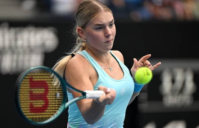 TENNIS AUSTRALIAN OPEN, Maria Timofeeva of Russia in action during her 4th round match against Marta Kostyuk of Ukraine on Day 8 of the 2024 Australian Open at Melbourne Park in Melbourne, Sunday, January 21, 2024. ( NO ARCHIVING, EDITORIAL USE ONLY, NO USE IN BOOKS WITHOUT CONSENT MELBOURNE VICTORIA AUSTRALIA  Copyright: xJAMESxROSSx 20240121001891662550