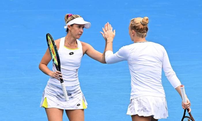 TENNIS AUSTRALIAN OPEN, Storm Hunter of Australia (left) reacts with Katerina Siniakova of Czech Republic during their 3rd round Womens doubles match on Day 8 of the 2024 Australian Open at Melbourne Park in Melbourne, Sunday, January 21, 2024. ( NO ARCHIVING, EDITORIAL USE ONLY, NO USE IN BOOKS WITHOUT CONSENT MELBOURNE VICTORIA AUSTRALIA  Copyright: xJAMESxROSSx 20240121001891691344
