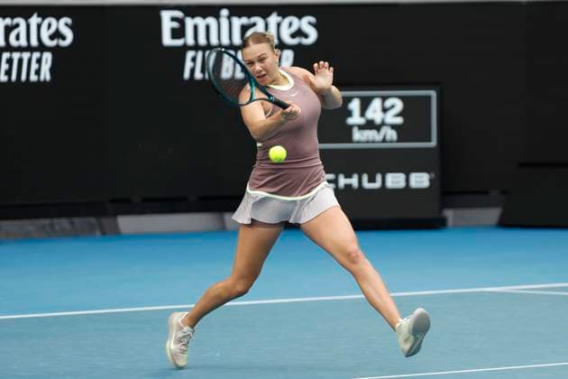 January 21, 2024, Melbourne, Victoria, Australia: Amanda Anisimova (USA) in action during their round four singles match against Aryna Sabalenka on day eight of the 2024 Australian Open at Melbourne Park on January 21, 2024 in Melbourne, Australia. Melbourne Australia - ZUMAl131 20240121_zsp_l131_050 Copyright: xCiroxDexLucax