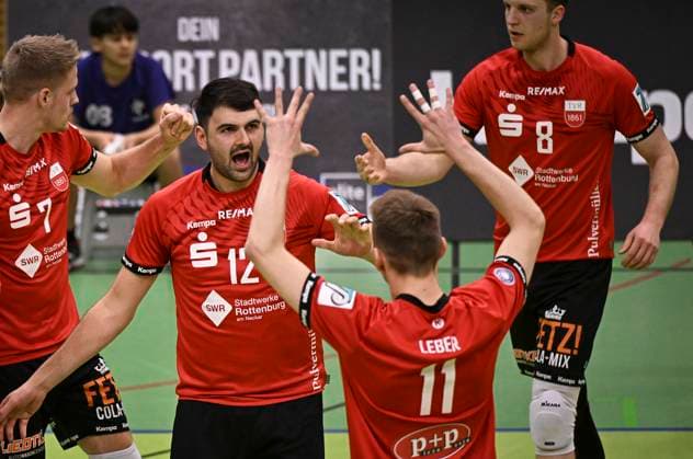 Volleyball 2 Bundesliga season 2023 2024 TV Rottenburg TuS Kriftel 20 01 2024 JUBEL TV Rottenburg Yannick Menke left and Robin Leber right