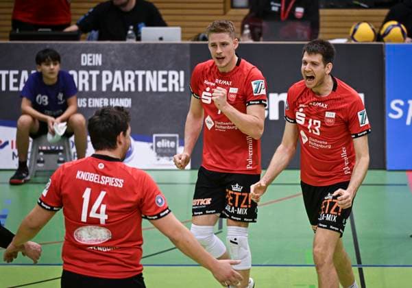 Volleyball 2 Bundesliga season 2023 2024 TV Rottenburg TuS Kriftel 20 01 2024 JUBEL TV Rottenburg Co coach Felix Weber right , Timon Schippmann center and Oliver Knobelspiess left