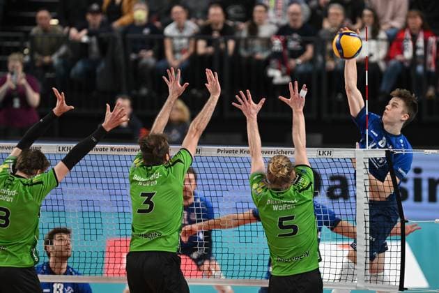 Volleyball I Men I 2023 2024 I Bundesliga I 15 Matchday I SVG Lüneburg VC Bitterfeld Wolfen I 20 1 2024 Block of three by Logan House 8, VC Bitterfeld Wolfen , Luke Visgitis 3, VC Bitterfeld Wolfen and Matus Jalovecky 5, VC Bitterfeld Wolfen against Theo Mohwinkel 8, SVG Lüneburg nevertheless point for SVG Lüneburg Lüneburg LKH Arena Niedersachsen Germany Copyright: xLobeca AndreasxHannigx