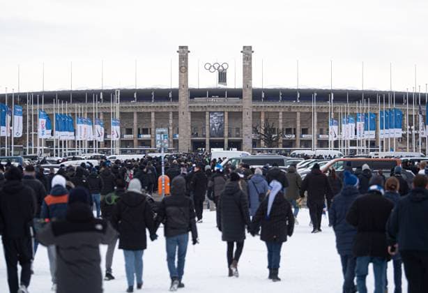 Soccer, Men, Season 2023 2024, 2 Bundesliga 18 Matchday , Hertha BSC Fortuna Düsseldorf, Memorial to the late President Kay Bernstein Hertha BSC , in the picture the funeral march in front of the east gate of the Olympic Stadium, there hangs a photo of Kay Bernstein, 21 01 2024, Copyright: xMatthiasxKochx