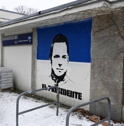 Football, Men, Season 2023 2024, 2 Bundesliga 18 Matchday , Hertha BSC Fortuna Düsseldorf, Commemoration of the late president Kay Bernstein Hertha BSC , in the picture a graffiti at the S station Olympiastadion, showing Kay Bernstein with the lettering El Presidente, 21 01 2024, Copyright: xMatthiasxKochx