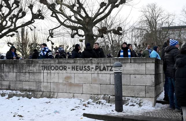 Football, Men, Season 2023 2024, 2 Bundesliga 18 Matchday , Hertha BSC Fortuna Düsseldorf, Commemoration of the deceased President Kay Bernstein Hertha BSC , in the picture funeral march of the fans and Ultras for the deceased President Kay Bernstein Hertha BSC , Meeting point at Theodor Heuss Platz, 21 01 2024, Copyright: xMatthiasxKochx