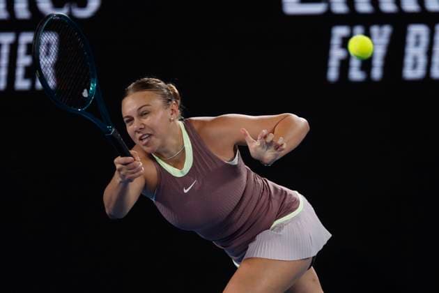 21st January 2024; Melbourne Park, Melbourne, Victoria, Australia; Australian Open Tennis Championship Day 8; Amanda Anisimova (USA) in action during the round four singles match against Aryna Sabalenka  ActionPlus12599943 NaFoto