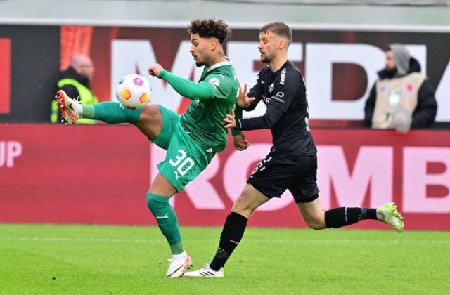 21 01 2024 Soccer Season 2023 2024 2 Soccer Bundesliga 18 Matchday SC Paderborn 07 SCP SpVgg Greuther Fürth Kleeblatt Sportfoto Zink xwoxzix DFL regulations prohibit any use of photographs as image sequences and or quasi video only for editorial use Armindo Sieb 30, SpVgg Greuther Fürth Sebastian Klaas 26, SC Paderborn 07