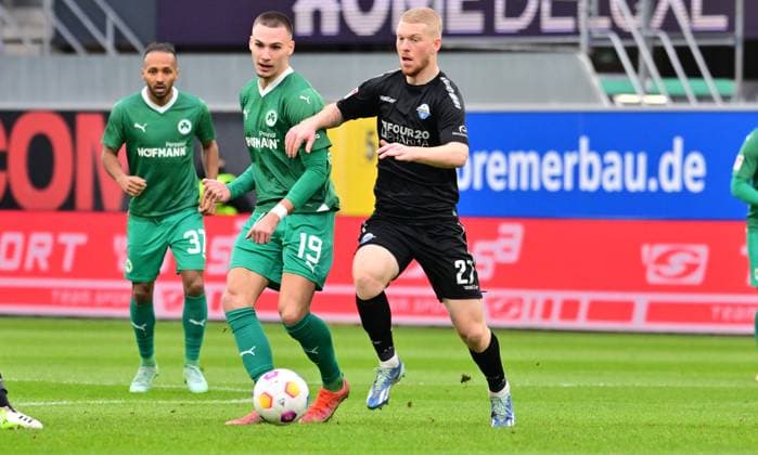 21 01 2024 Soccer Season 2023 2024 2 Soccer Bundesliga 18 Matchday SC Paderborn 07 SCP SpVgg Greuther Fürth Kleeblatt Sportfoto Zink xwoxzix DFL regulations prohibit any use of photographs as image sequences and or quasi video only for editorial use Tim Lemperle 19, SpVgg Greuther Fürth Kai Klefisch 27, SC Paderborn 07