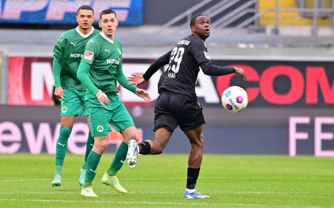 21 01 2024 Soccer Season 2023 2024 2 Soccer Bundesliga 18 Matchday SC Paderborn 07 SCP SpVgg Greuther Fürth Kleeblatt Sportfoto Zink xwoxzix DFL regulations prohibit any use of photographs as image sequences and or quasi video only for editorial use Maximilian Solomon Dietz 33, SpVgg Greuther Fürth Damian Michalski 4, SpVgg Greuther Fürth Ilyas Ansah 29, SC Paderborn 07