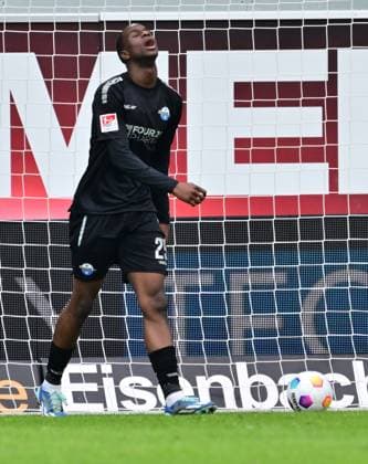 21 01 2024 Soccer Season 2023 2024 2 Soccer Bundesliga 18 Matchday SC Paderborn 07 SCP SpVgg Greuther Fürth Kleeblatt Sportfoto Zink xwoxzix DFL regulations prohibit any use of photographs as image sequences and or quasi video only for editorial use Ilyas Ansah 29, SC Paderborn 07 disappointed disappointment