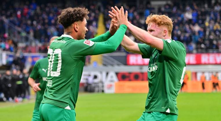21 01 2024 Soccer Season 2023 2024 2 Soccer Bundesliga 18 Matchday SC Paderborn 07 SCP SpVgg Greuther Fürth Kleeblatt Sportfoto Zink xwoxzix DFL regulations prohibit any use of photographs as image sequences and or quasi video only for editorial use Torjubel Jubel nach Treffer Tor Schuß zum 0 1 durch Armindo Sieb 30, SpVgg Greuther Fürth Armindo Sieb 30, SpVgg Greuther Fürth Robert Wagner 22, SpVgg Greuther Fürth