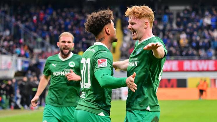 21 01 2024 Soccer Season 2023 2024 2 Soccer Bundesliga 18 Matchday SC Paderborn 07 SCP SpVgg Greuther Fürth Kleeblatt Sportfoto Zink xwoxzix DFL regulations prohibit any use of photographs as image sequences and or quasi video only for editorial use Torjubel Jubel nach Treffer Tor Schuß zum 0 1 durch Armindo Sieb 30, SpVgg Greuther Fürth Armindo Sieb 30, SpVgg Greuther Fürth Robert Wagner 22, SpVgg Greuther Fürth