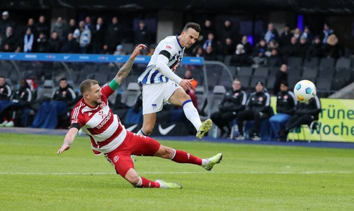 Andre Hoffmann, Haris Tabakovic scores the goal for 1 0 duel Match scene Action Sport Soccer Football DFL 2 Bundesliga Men 18 Matchday Season 2023 2024 21 01 2024 Hertha BSC Berlin vs Fortuna Düsseldorf DFL regulations prohibit any use of photographs as image sequences and or quasi video