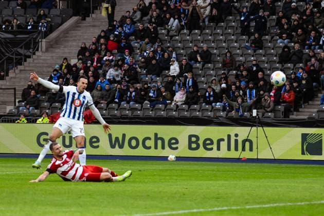 Soccer 2 Bundesliga, Hertha BSC Fortuna Duesseldorf 21 01 2024, xdanx, Soccer 2 Bundesliga, Hertha BSC Fortuna Duesseldorf, v l Andre Hoffmann Fortuna Duesseldorf 3 ,Cheering after the 1 0 by Haris Tabakovic Hertha BSC 25 DFL DFB REGULATIONS PROHIBIT ANY USE OF PHOTOGRAPHS as IMAGE SEQUENCES and or QUASI VIDEO Foto Daniel Lakomski Mix1 Berlin Olympiastadion Berlin Berlin Germany EN Copyright: xDanielxLakomskix