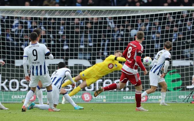 Isak Bergmann Johannesson scores the goal to equalize the score at 1 1 Sport Soccer Football DFL 2 Bundesliga Men 18 Matchday Season 2023 2024 21 01 2024 Hertha BSC Berlin vs Fortuna Düsseldorf DFL regulations prohibit any use of photographs as image sequences and or quasi video