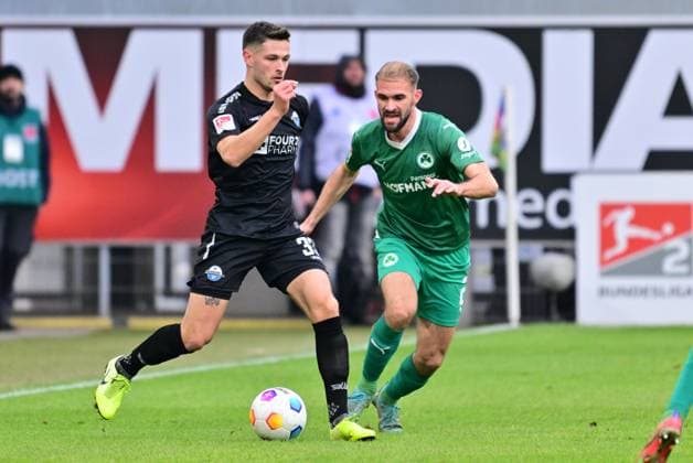 21 01 2024 Soccer Season 2023 2024 2 Soccer Bundesliga 18 Matchday SC Paderborn 07 SCP SpVgg Greuther Fürth Kleeblatt Sportfoto Zink xwoxzix DFL regulations prohibit any use of photographs as image sequences and or quasi video only for editorial use Marcel Hoffmeier 33, SC Paderborn Simon Asta 2, SpVgg Greuther Fürth