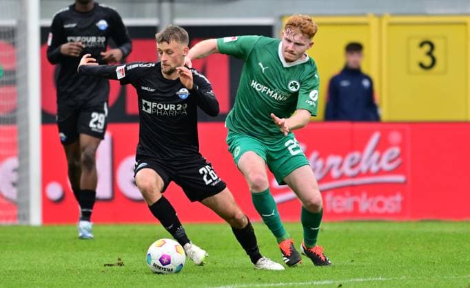 21 01 2024 Soccer season 2023 2024 2 Soccer Bundesliga 18 Matchday SC Paderborn 07 SCP SpVgg Greuther Fürth Kleeblatt Sportfoto Zink xwoxzix DFL regulations prohibit any use of photographs as image sequences and or quasi video only for editorial use Sebastian Klaas 26, SC Paderborn 07 Robert Wagner 22, SpVgg Greuther Fürth