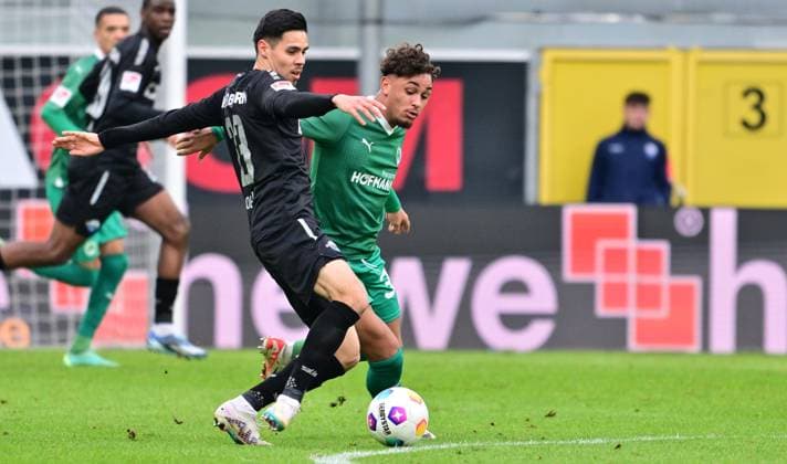 21 01 2024 Soccer Season 2023 2024 2 Soccer Bundesliga 18 Matchday SC Paderborn 07 SCP SpVgg Greuther Fürth Kleeblatt Sportfoto Zink xwoxzix DFL regulations prohibit any use of photographs as image sequences and or quasi video only for editorial use Raphael Obermair 23, SC Paderborn 07 Armindo Sieb 30, SpVgg Greuther Fürth