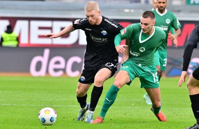 21 01 2024 Soccer Season 2023 2024 2 Soccer Bundesliga 18 Matchday SC Paderborn 07 SCP SpVgg Greuther Fürth Kleeblatt Sportfoto Zink xwoxzix DFL regulations prohibit any use of photographs as image sequences and or quasi video only for editorial use Kai Klefisch 27, SC Paderborn 07 Tim Lemperle 19, SpVgg Greuther Fürth