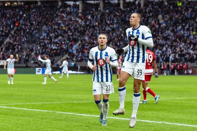 Soccer 2 Bundesliga, Hertha BSC Fortuna Duesseldorf 21 01 2024, xdanx, Soccer 2 Bundesliga, Hertha BSC Fortuna Duesseldorf, v l cheering after the 2 1 by Derry Scherhant Hertha BSC 39 ,Marten Winkler Hertha BSC 22 DFL DFB REGULATIONS PROHIBIT ANY USE OF PHOTOGRAPHS as IMAGE SEQUENCES and or QUASI VIDEO Foto Daniel Lakomski Mix1 Berlin Olympiastadion Berlin Berlin Germany EN Copyright: xDanielxLakomskix