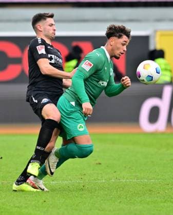 21 01 2024 Soccer Season 2023 2024 2 Soccer Bundesliga 18 Matchday SC Paderborn 07 SCP SpVgg Greuther Fürth Kleeblatt Sportfoto Zink xwoxzix DFL regulations prohibit any use of photographs as image sequences and or quasi video only for editorial use Marcel Hoffmeier 33, SC Paderborn Armindo Sieb 30, SpVgg Greuther Fürth