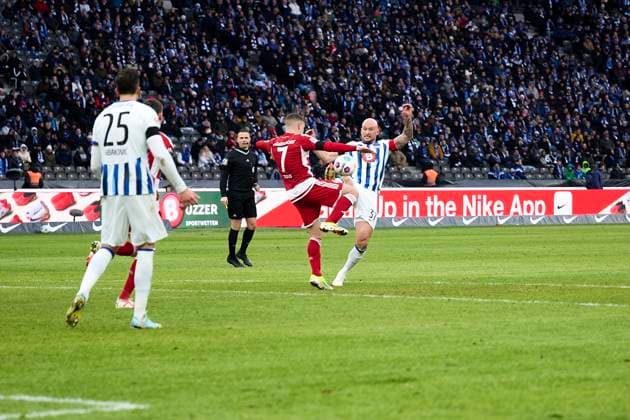Toni Leistner Hertha BSC, 37 , Christos Tzolis Fortuna Duesseldorf, 07 , Haris Tabakovic Hertha BSC, 25 , GER, Hertha BSC vs Fortuna Duesseldorf, Soccer Men, 2 Bundesliga, Season 2023 2024, Matchday 18, 21 01 2024 DFL REGULATES PROHIBIT ANY USE OF PHOTOGRAPHS AS IMAGE SEQUENCES AND OR QUASI VIDEO GER, Hertha BSC vs Fortuna Duesseldorf, Soccer men, 2 Bundesliga, Season 2023 2024, 18 Matchday, 21 01 2024 Berlin Copyright: xEibner-Pressefotox xClaudiusxRauchx EP_CRH