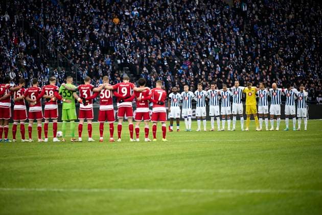 Minutes silence for Kay Bernstein Hertha BSC, President died 16 01 2024 , GER, Hertha BSC vs Fortuna Duesseldorf, Soccer Men, 2 Bundesliga, Season 2023 2024, Matchday 18, 21 01 2024 DFL REGULATIONS PROHIBIT ANY USE OF PHOTOGRAPHS AS IMAGE SEQUENCES AND OR QUASI VIDEO GER, Hertha BSC vs Fortuna Duesseldorf, Soccer Men, 2 Bundesliga, Season 2023 2024, Matchday 18, 21 01 2024 Berlin Copyright: xEibner-Pressefotox xClaudiusxRauchx EP_CRH