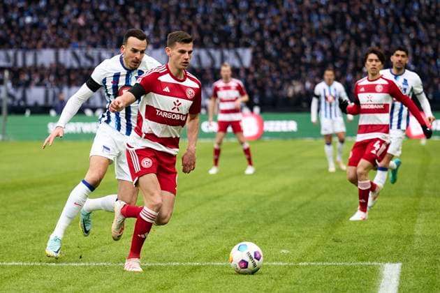 Haris Tabakovic Hertha BSC, 25 , Yannik Engelhardt Fortuna Duesseldorf, 06 , GER, Hertha BSC vs Fortuna Duesseldorf, Soccer Men, 2 Bundesliga, Season 2023 2024, Matchday 18, 21 01 2024 DFL REGULATES PROHIBIT ANY USE OF PHOTOGRAPHS AS IMAGE SEQUENCES AND OR QUASI VIDEO GER, Hertha BSC vs Fortuna Duesseldorf, Soccer men, 2 Bundesliga, Season 2023 2024, 18 Matchday, 21 01 2024 Berlin Copyright: xEibner-Pressefotox xClaudiusxRauchx EP_CRH