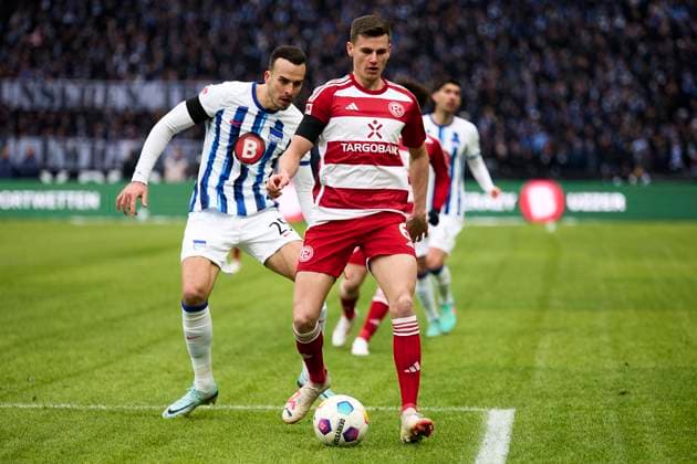 Haris Tabakovic Hertha BSC, 25 , Yannik Engelhardt Fortuna Duesseldorf, 06 , GER, Hertha BSC vs Fortuna Duesseldorf, Soccer Men, 2 Bundesliga, Season 2023 2024, Matchday 18, 21 01 2024 DFL REGULATES PROHIBIT ANY USE OF PHOTOGRAPHS AS IMAGE SEQUENCES AND OR QUASI VIDEO GER, Hertha BSC vs Fortuna Duesseldorf, Soccer men, 2 Bundesliga, Season 2023 2024, 18 Matchday, 21 01 2024 Berlin Copyright: xEibner-Pressefotox xClaudiusxRauchx EP_CRH