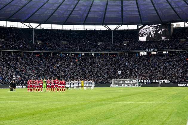 Minutes silence for Kay Bernstein Hertha BSC, President died 16 01 2024 , GER, Hertha BSC vs Fortuna Duesseldorf, Soccer Men, 2 Bundesliga, Season 2023 2024, Matchday 18, 21 01 2024 DFL REGULATIONS PROHIBIT ANY USE OF PHOTOGRAPHS AS IMAGE SEQUENCES AND OR QUASI VIDEO GER, Hertha BSC vs Fortuna Duesseldorf, Soccer Men, 2 Bundesliga, Season 2023 2024, Matchday 18, 21 01 2024 Berlin Copyright: xEibner-Pressefotox xClaudiusxRauchx EP_CRH