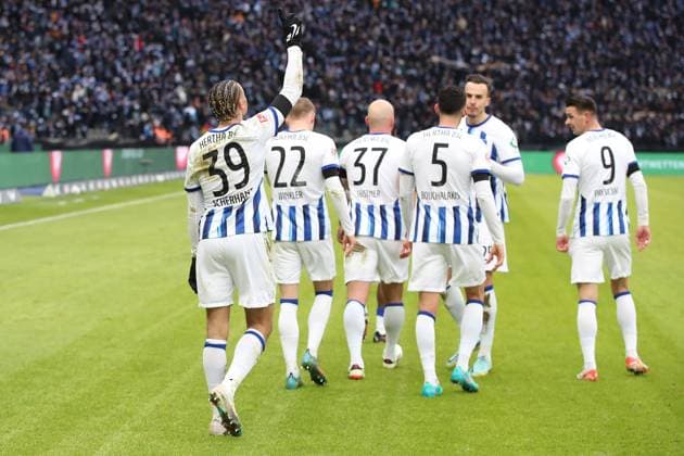 21 01 2024, xtgx, Fußball 2 Bundesliga, Hertha BSC Berlin Fortuna Duesseldorf emspor, v l Torjubel nach dem Tor zum celebrating the goal celebrate 2 1 durch Derry Scherhant Hertha BSC Berlin DFL DFB REGULATIONS PROHIBIT ANY USE OF PHOTOGRAPHS as IMAGE SEQUENCES and or QUASI VIDEO Berlin