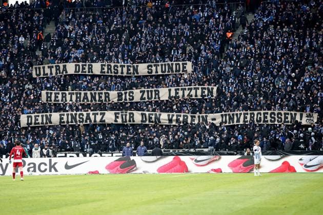 21 01 2024, xtgx, Soccer 2 Bundesliga, Hertha BSC Berlin Fortuna Duesseldorf emspor, v l banner poster sign for the deceased Kay Bernstein mourning DFL DFB REGULATIONS PROHIBIT ANY USE OF PHOTOGRAPHS as IMAGE SEQUENCES and or QUASI VIDEO Berlin