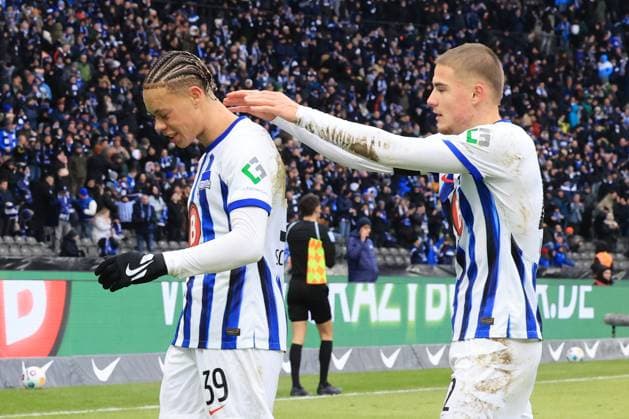 DEU, DFL, 2 FBL, Hertha BSC vs Fortuna Duesseldorf, 21 01 2024, Berliner Olympiastadion, Berlin, DEU, DFL, 2 FBL, Hertha BSC vs Fortuna Duesseldorf, im Bild 2 1 durch Derry Scherhant Hertha BSC Berlin 39 , Marten Winkler Hertha BSC Berlin 22 DFL regulations prohibit any use of Photographs as image sequences and or quasi video Foto Juergen Engler nordphoto GmbH nordphotoxGmbHx xEngler nph00076