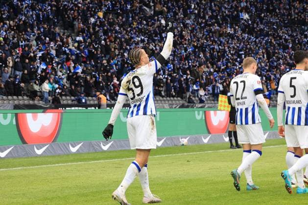 DEU, DFL, 2 FBL, Hertha BSC vs Fortuna Duesseldorf, 21 01 2024, Berliner Olympiastadion, Berlin, DEU, DFL, 2 FBL, Hertha BSC vs Fortuna Duesseldorf, im Bild 2 1 durch Derry Scherhant Hertha BSC Berlin 39 , DFL regulations prohibit any use of Photographs as image sequences and or quasi video Foto Juergen Engler nordphoto GmbH nordphotoxGmbHx xEngler nph00076