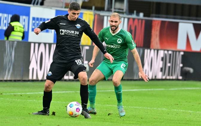 21 01 2024 Soccer Season 2023 2024 2 Soccer Bundesliga 18 Matchday SC Paderborn 07 SCP SpVgg Greuther Fürth Kleeblatt Sportfoto Zink xwoxzix DFL regulations prohibit any use of photographs as image sequences and or quasi video only for editorial use Koen Kostons 10, SC Paderborn 07 Simon Asta 2, SpVgg Greuther Fürth