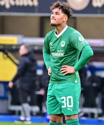 21 01 2024 Soccer Season 2023 2024 2 Soccer Bundesliga 18 Matchday SC Paderborn 07 SCP SpVgg Greuther Fürth Kleeblatt Sportfoto Zink xwoxzix DFL regulations prohibit any use of photographs as image sequences and or quasi video only for editorial use Maximilian Solomon Dietz 33, SpVgg Greuther Fürth after missed chance Goal chance