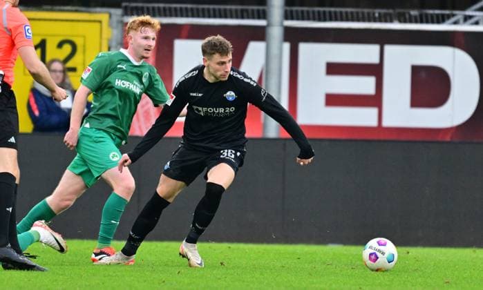 21 01 2024 Soccer Season 2023 2024 2 Soccer Bundesliga 18 Matchday SC Paderborn 07 SCP SpVgg Greuther Fürth Kleeblatt Sportfoto Zink xwoxzix DFL regulations prohibit any use of photographs as image sequences and or quasi video only for editorial use Robert Wagner 22, SpVgg Greuther Fürth Felix Platte 36, SC Paderborn 07