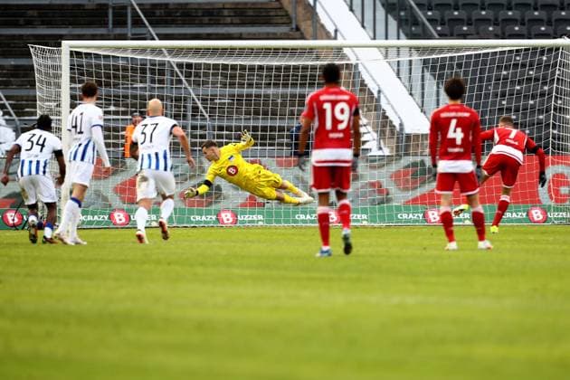 21 01 2024, xtgx, Fussball 2 Bundesliga, Hertha BSC Berlin Fortuna Duesseldorf emspor, v l Christos Tzolis Fortuna Duesseldorf awards the second penalty DFL DFB REGULATIONS PROHIBIT ANY USE OF PHOTOGRAPHS as IMAGE SEQUENCES and or QUASI VIDEO Berlin