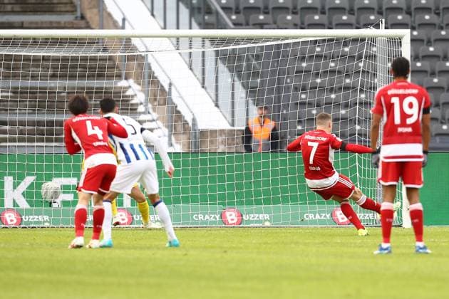 21 01 2024, xtgx, Fussball 2 Bundesliga, Hertha BSC Berlin Fortuna Duesseldorf emspor, v l Christos Tzolis Fortuna Duesseldorf scores the goal 2 2 Elfmeter DFL DFB REGULATIONS PROHIBIT ANY USE OF PHOTOGRAPHS as IMAGE SEQUENCES and or QUASI VIDEO Berlin