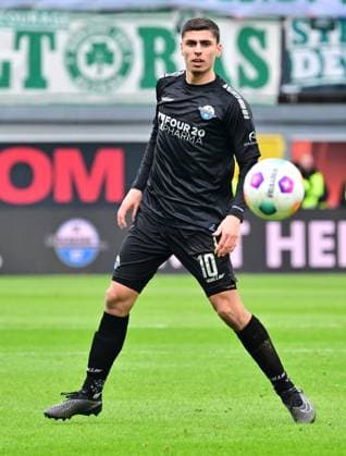 21 01 2024 Soccer Season 2023 2024 2 Soccer Bundesliga 18 Matchday SC Paderborn 07 SCP SpVgg Greuther Fürth Kleeblatt Sportfoto Zink xwoxzix DFL regulations prohibit any use of photographs as image sequences and or quasi video only for editorial use Koen Kostons 10, SC Paderborn 07 Freisteller Einzelbild