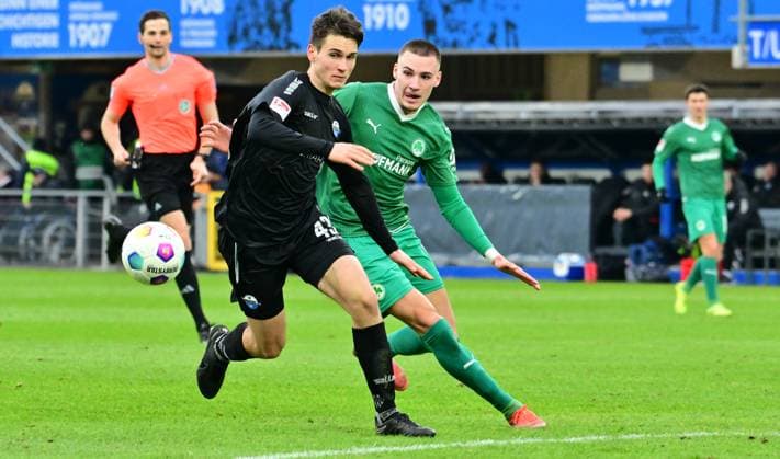 21 01 2024 Soccer Season 2023 2024 2 Soccer Bundesliga 18 Matchday SC Paderborn 07 SCP SpVgg Greuther Fürth Kleeblatt Sportfoto Zink xwoxzix DFL regulations prohibit any use of photographs as image sequences and or quasi video only for editorial use Martin Ens 43, SC Paderborn 07 Tim Lemperle 19, SpVgg Greuther Fürth