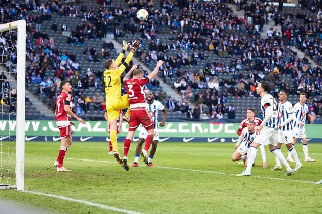 Tjark Ernst Hertha BSC, 12 haelt den Ball, GER, Hertha BSC vs Fortuna Duesseldorf, Soccer Men, 2 Bundesliga, Season 2023 2024, Matchday 18, 21 01 2024 DFL REGULATIONS PROHIBIT ANY USE OF PHOTOGRAPHS AS IMAGE SEQUENCES AND OR QUASI VIDEO GER, Hertha BSC vs Fortuna Duesseldorf, Soccer Men, 2 Bundesliga, Season 2023 2024, Matchday 18, 21 01 2024 Berlin Copyright: xEibner-Pressefotox xClaudiusxRauchx EP_CRH