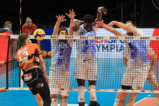 DEU, DVV, 1 VBL, BR Volleys vs VFB Friredrichshafen, 21 01 2024, Max Schmeling Halle, Berlin, DEU, DVV, 1 VBL, BR Volleys vs VFB Friredrichshafen, in the picture Ruben Schott BR Volleys 13 , Sergio Carrillo Friedrichshafen 3 , Jose Israel Masso Alvarez Friedrichshafen 1 , Tim Peter Friedrichshafen 4 Photo Juergen Engler nordphoto GmbH nordphotoxGmbHx xEngler nph00076