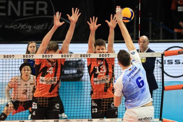 DEU, DVV, 1 VBL, BR Volleys vs VFB Friredrichshafen, 21 01 2024, Max Schmeling Halle, Berlin, DEU, DVV, 1 VBL, BR Volleys vs VFB Friredrichshafen, in the picture Timo Tammemaa BR Volleys 4 , Ruben Schott BR Volleys 13 , Michal Superlak Friedrichshafen 6 Photo Juergen Engler nordphoto GmbH nordphotoxGmbHx xEngler nph00076