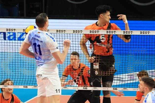 DEU, DVV, 1 VBL, BR Volleys vs VFB Friredrichshafen, 21 01 2024, Max Schmeling Halle, Berlin, DEU, DVV, 1 VBL, BR Volleys vs VFB Friredrichshafen, in the picture Neheimjah Mote BR Volleys 5 , Marcus Boehme Friedrichshafen 11 , Aleksa Batak Friedrichshafen 8 Photo Juergen Engler nordphoto GmbH nordphotoxGmbHx xEngler nph00076