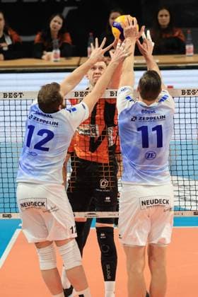 DEU, DVV, 1 VBL, BR Volleys vs VFB Friredrichshafen, 21 01 2024, Max Schmeling Halle, Berlin, DEU, DVV, 1 VBL, BR Volleys vs VFB Friredrichshafen, in the picture Marek Sotola BR Volleys 17 , Jan Fornal Friedrichshafen 12 , Marcus Boehme Friedrichshafen 11 Photo Juergen Engler nordphoto GmbH nordphotoxGmbHx xEngler nph00076